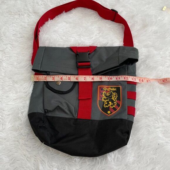 Harry Potter Gryffindor Messenger Bag In Gray and Red One Size - Picture 4 of 7